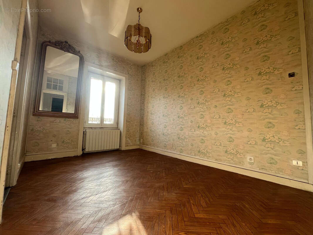 Appartement à VIC-LE-COMTE