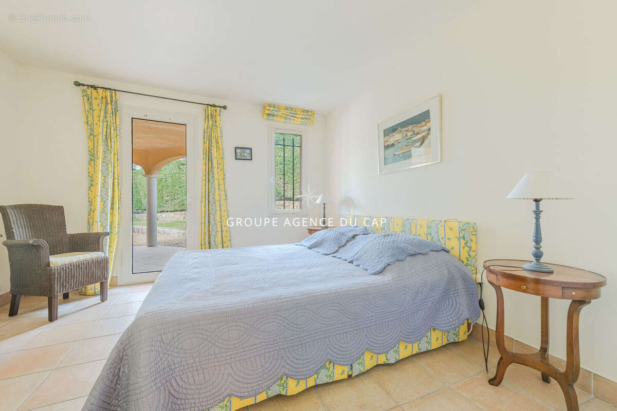 Magnifique vue sur le golf villa 7 pieces avec piscine et double garage - photo 15