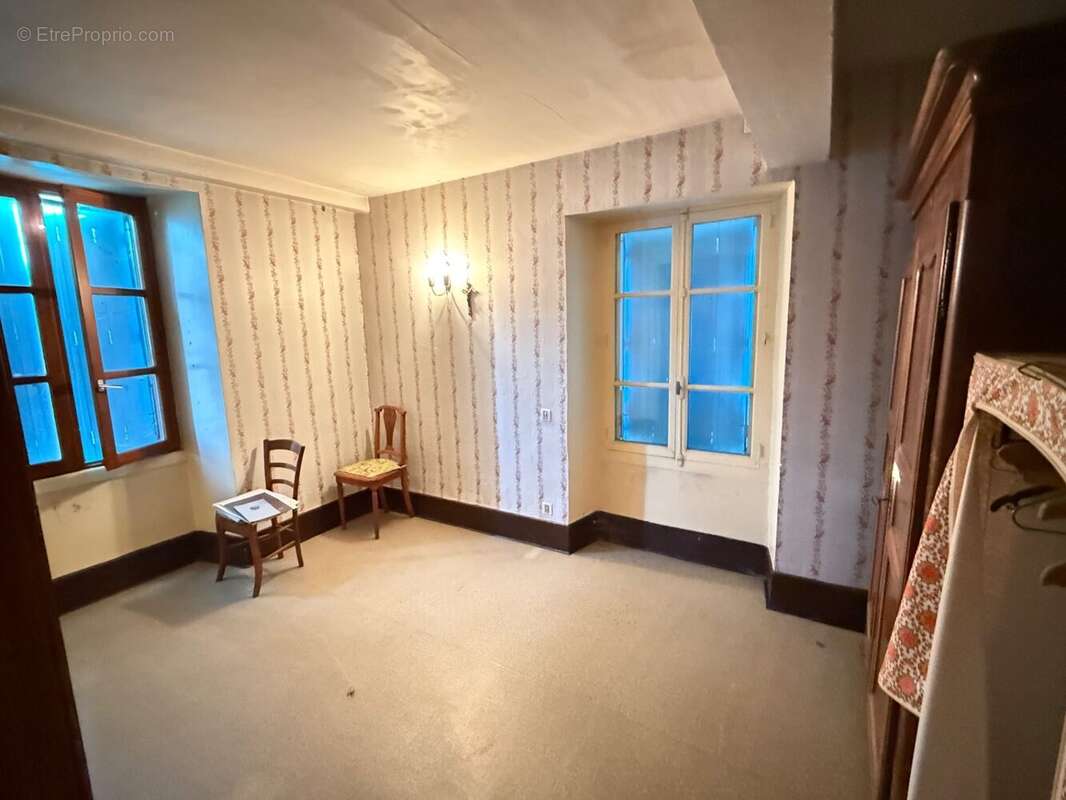 Maison à MIRIBEL-LES-ECHELLES