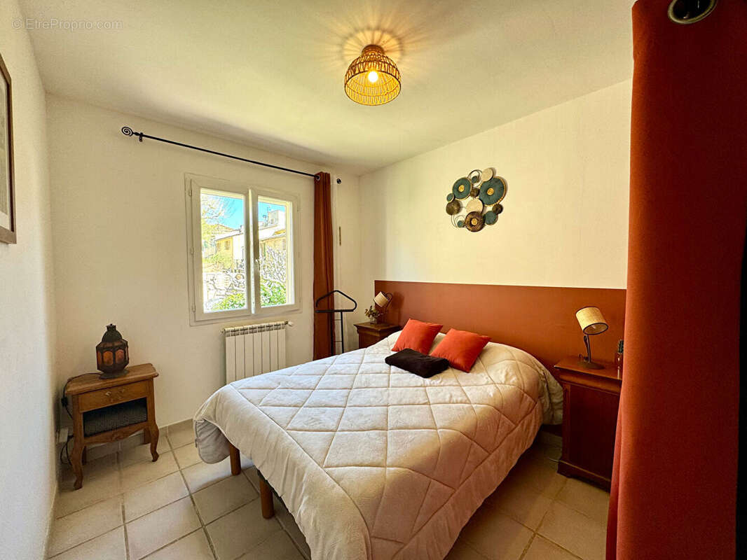 Appartement à SEILLONS-SOURCE-D'ARGENS