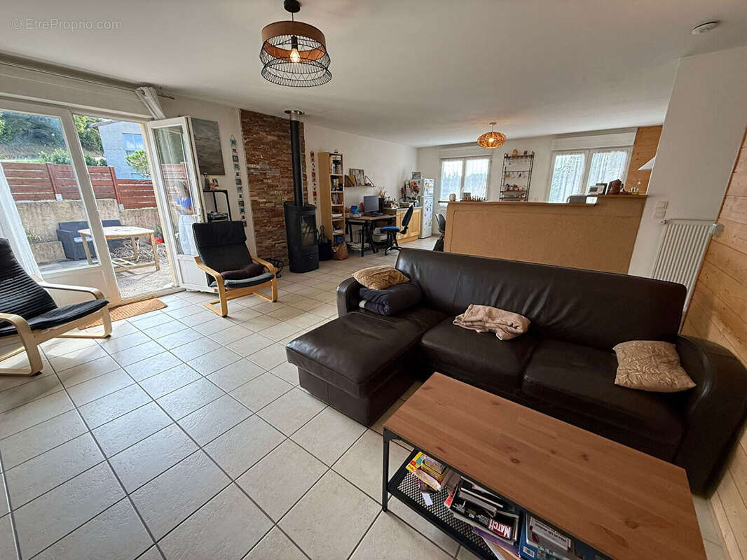 Maison à SAINT-ROMAIN-DE-LERPS