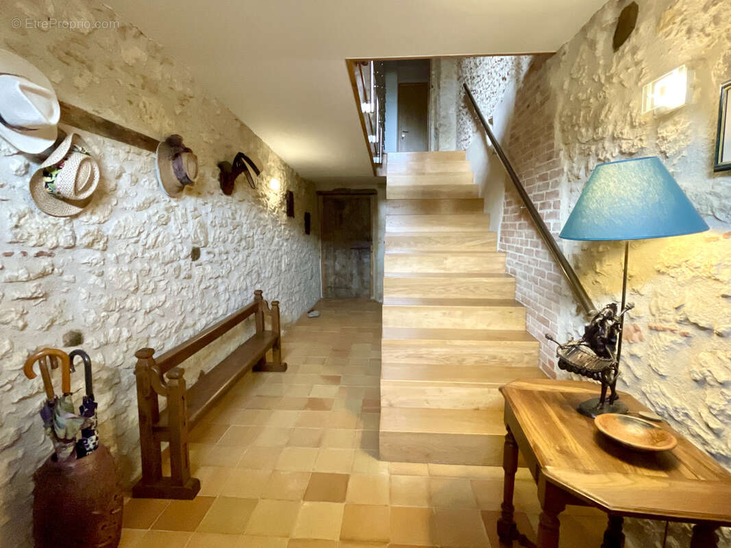 Maison à VIC-FEZENSAC