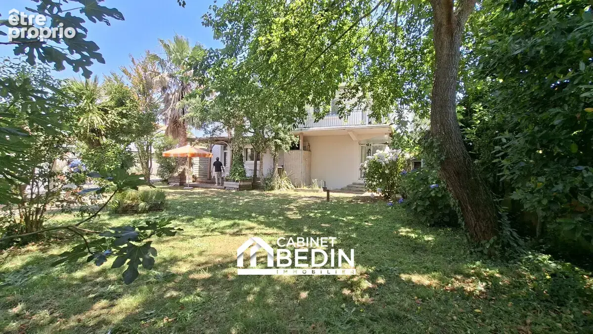 Maison 10 pièces 330 m² à vendre à Ares (33740) - photo 8