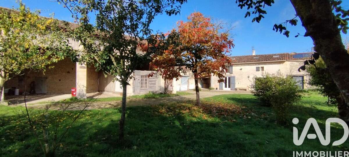 Photo 3 - Maison à PAIZAY-LE-CHAPT