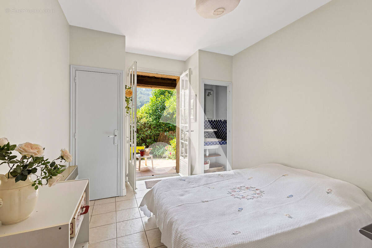 Maison à SAINT-MARC-JAUMEGARDE