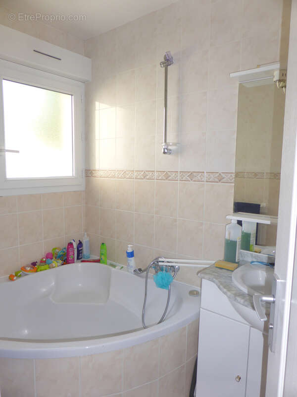 Appartement à COURSON-MONTELOUP