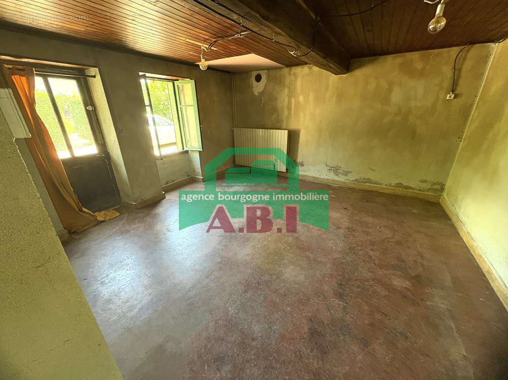 58, à 10mns Clamecy dans le charmant village de Asnois Propriété en pierre de pays avec dépendances sur 510m2 - photo 5
