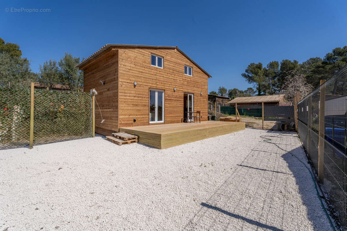 Maison à LE CASTELLET