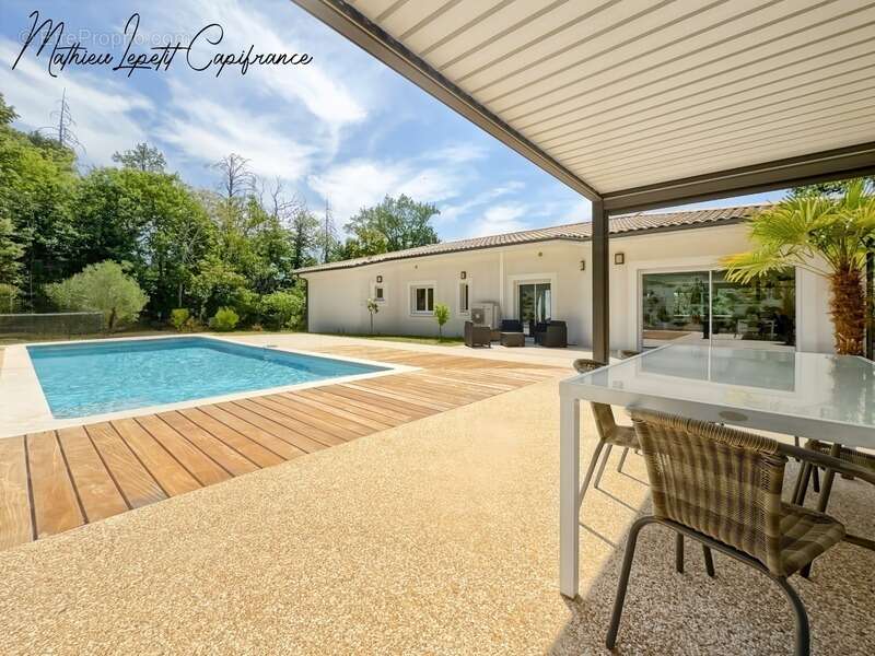Maison contemporaine de 253 m² avec piscine, garage isolé de 100 m² et terrain de 4 728 m² – CHANCELADE- aucun travaux à prévoir - photo 19