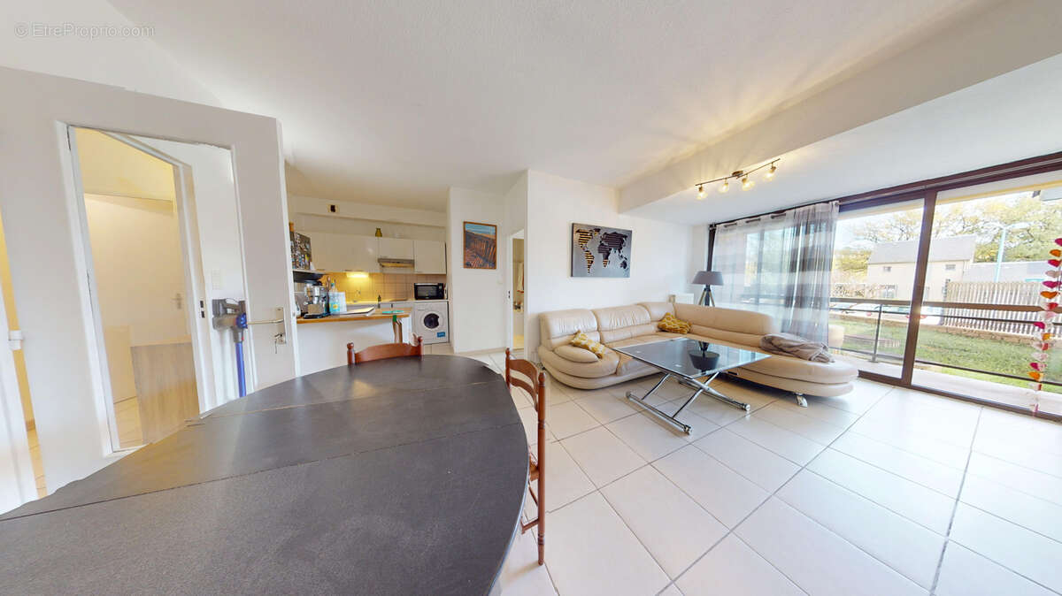 Appartement à ONET-LE-CHATEAU