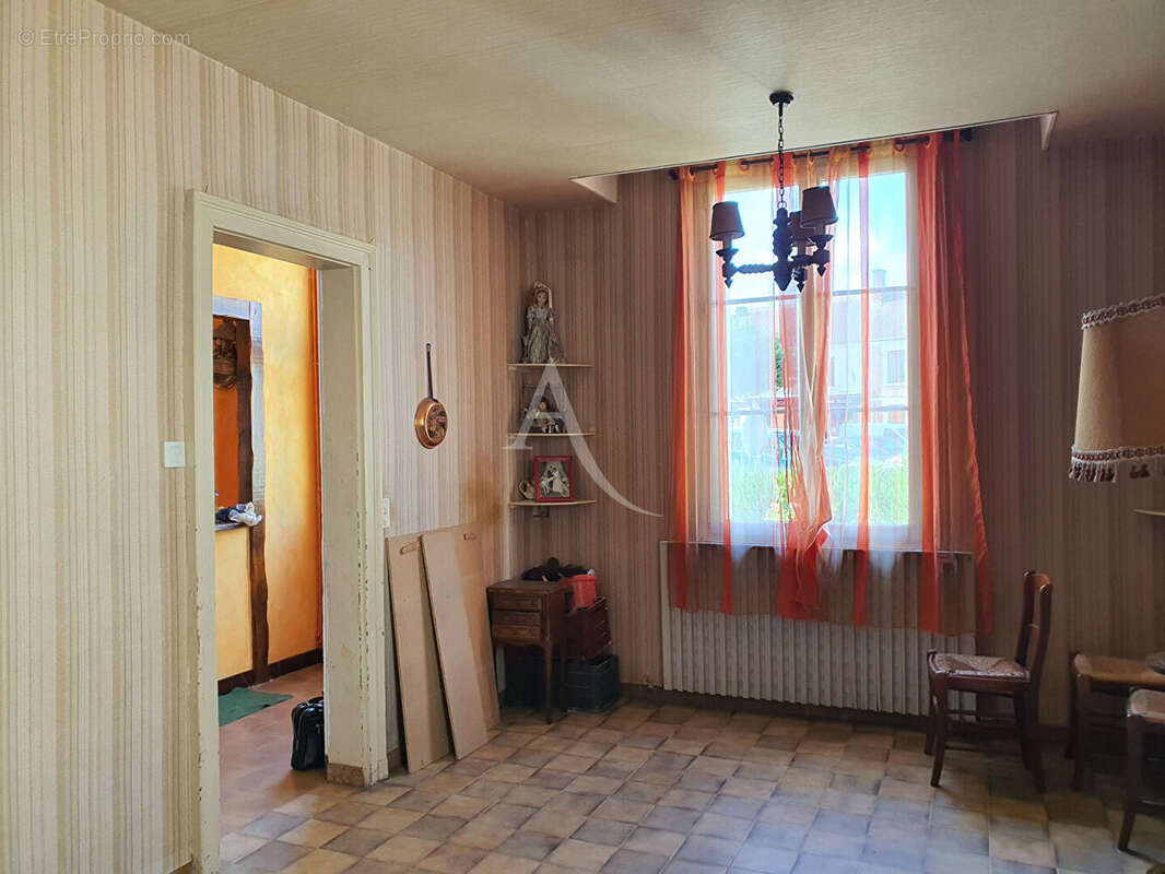 Maison à VILLENTROIS