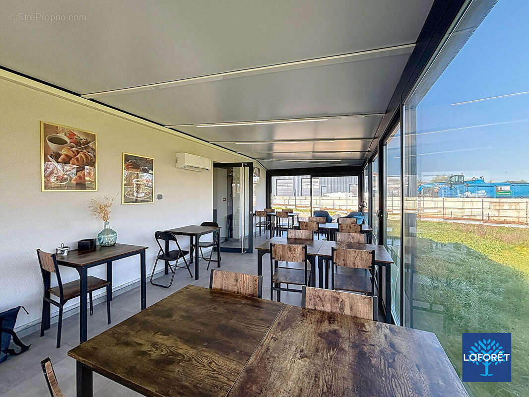 Commerce à SAIZERAIS