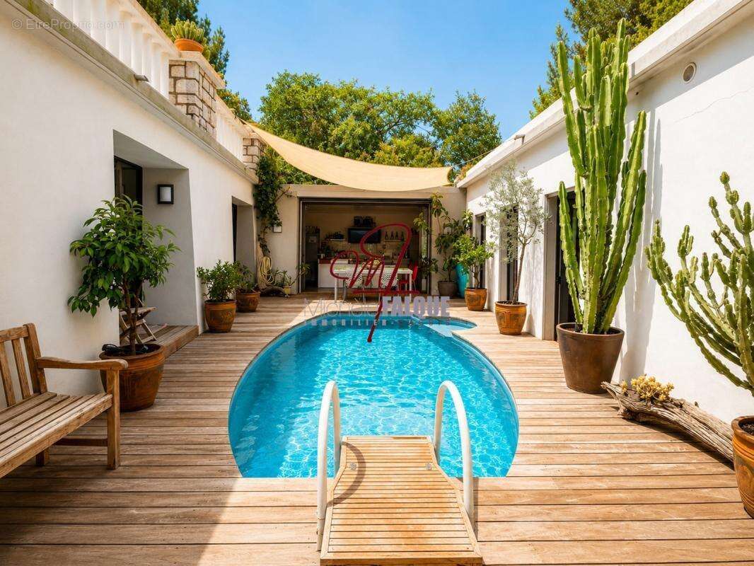 Maison 216 m² à Cassis  - photo 16