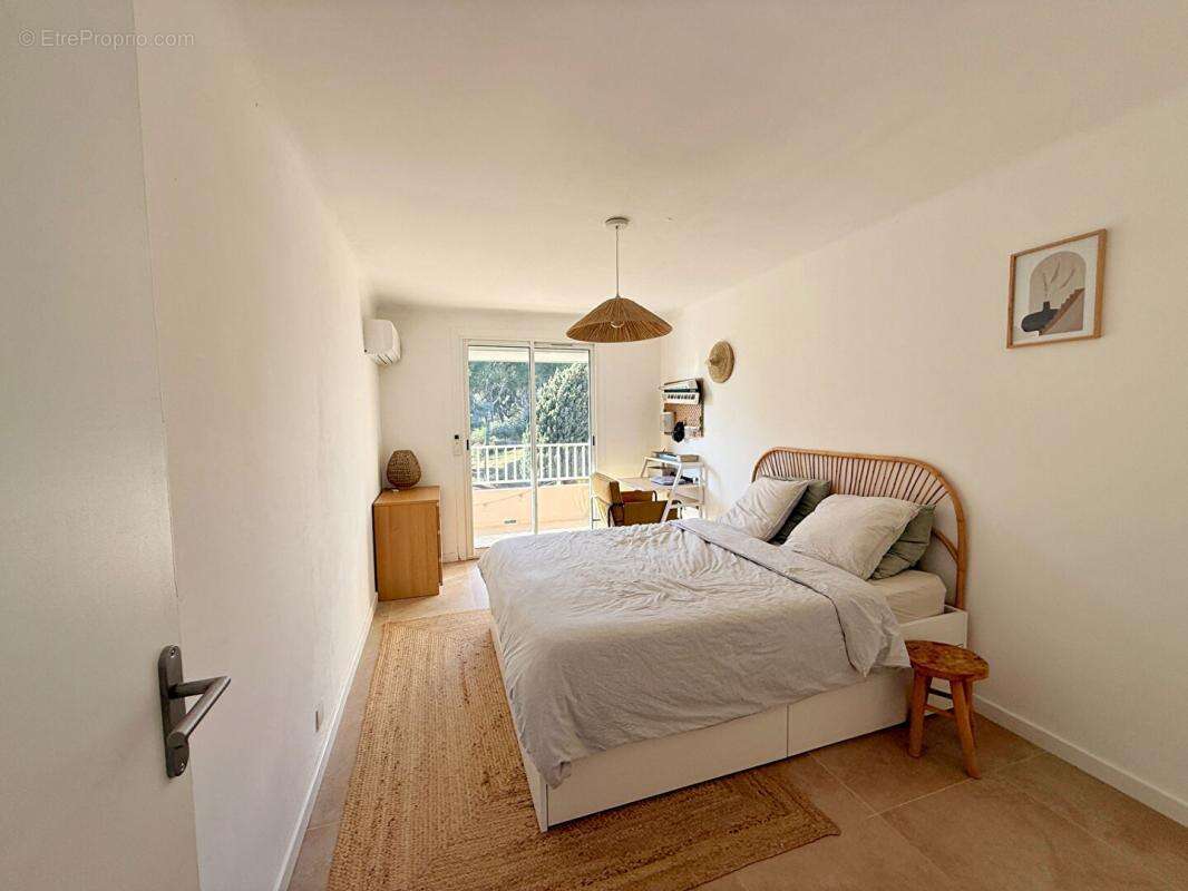 Appartement à SIX-FOURS-LES-PLAGES