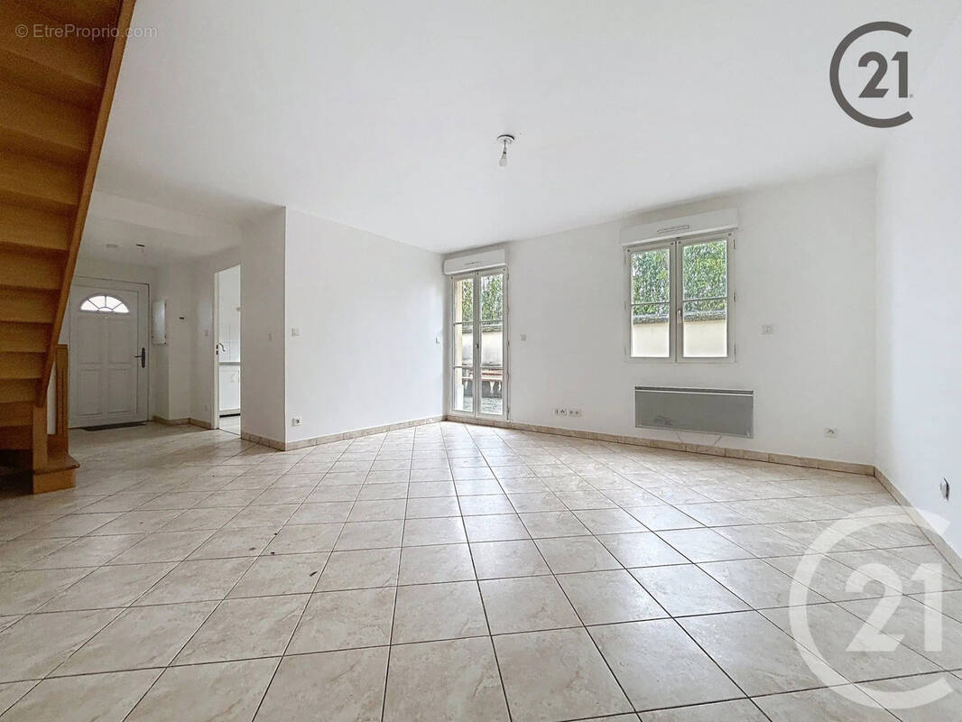 Maison à MONTEREAU-FAULT-YONNE