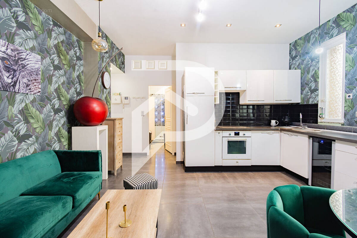 Appartement à MARSEILLE-6E