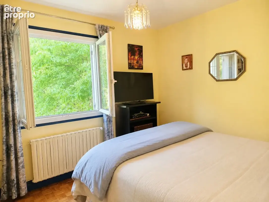 Maison familiale 5 chambres au calme, sans vis-à-vis, avec piscine et rivière en fond de jardin - photo 14
