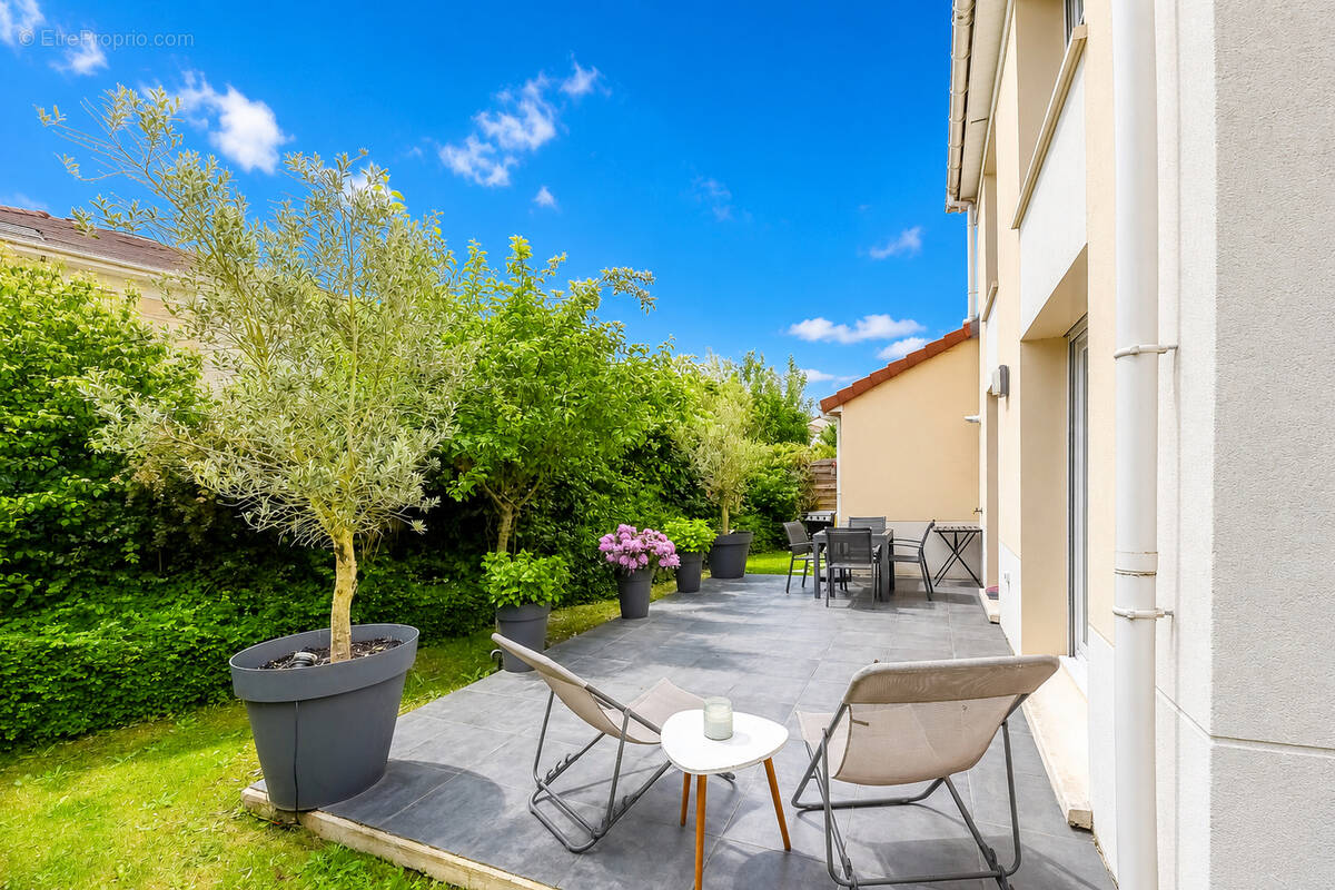 Maison 90M² Bruyères sur Oise 3 ch, gare, commerces, écoles, jardin. - photo 1