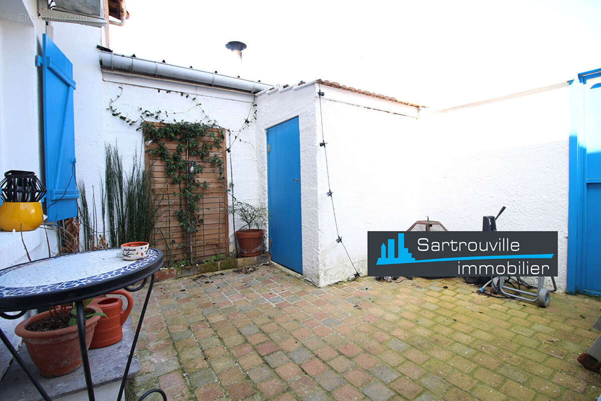 Appartement à SARTROUVILLE