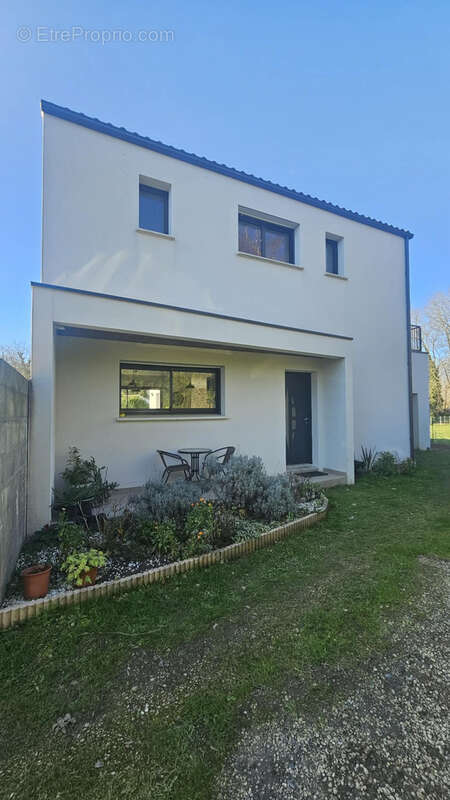 Maison à AIGREFEUILLE-D'AUNIS