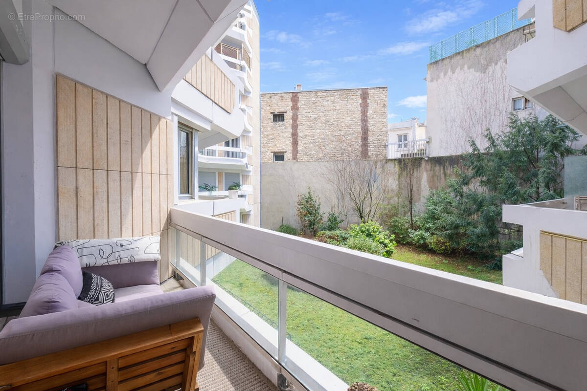 Appartement à NEUILLY-SUR-SEINE