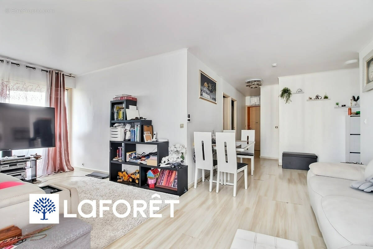 Appartement à GRIGNY