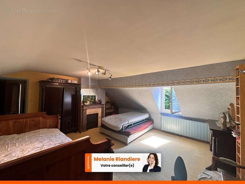 Maison de caractère 227m² - 6 chambres - Fort potentiel avec dépendance - LA FLÈCHE - photo 13