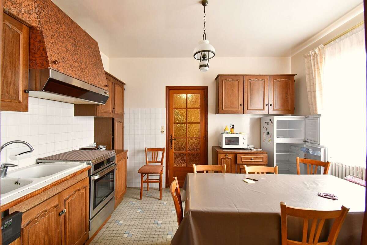 Maison 185 m² à Saint-Prix  - photo 8