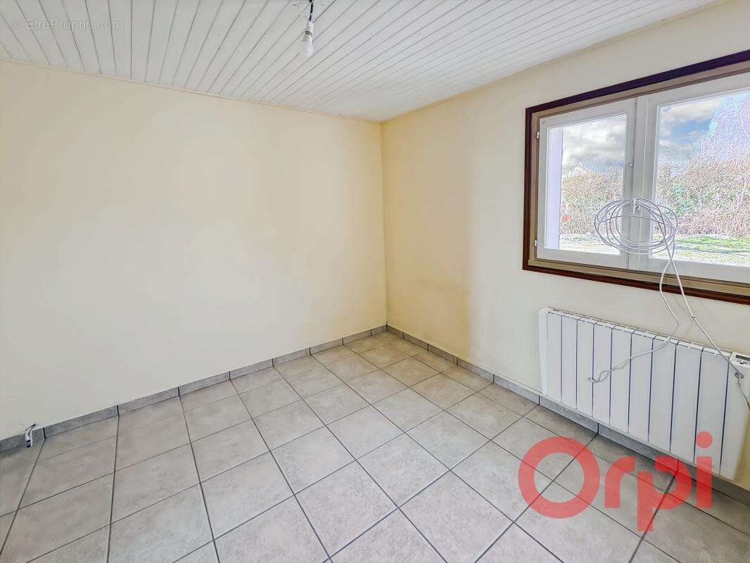 Maison à LA GUERCHE-SUR-L'AUBOIS