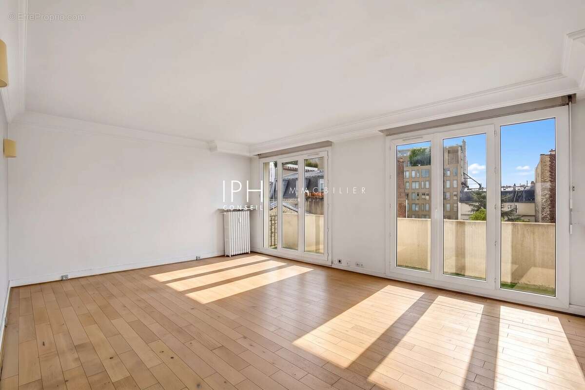 Appartement à NEUILLY-SUR-SEINE