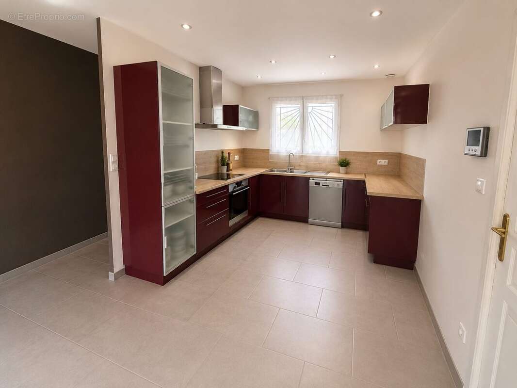 Maison 93 m² à Floure  - photo 4