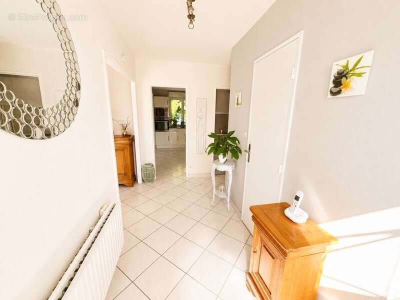 GOUESNOU – Maison familiale 5 chambres avec jardin paysager – Emplacement recherché - photo 8