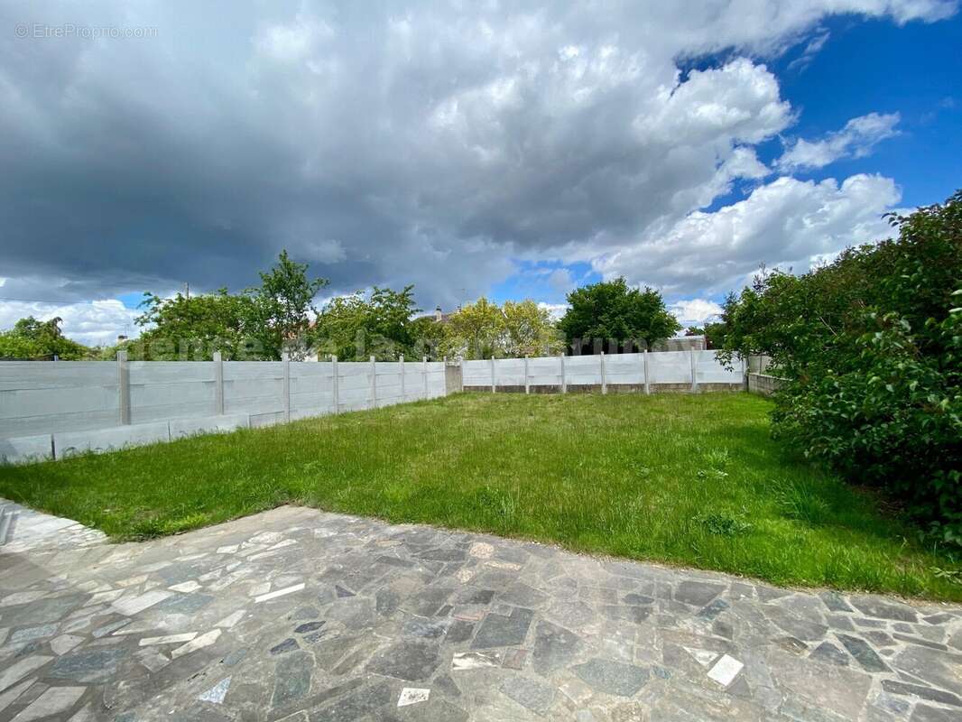 Terrain arriere - Maison à BRUNOY