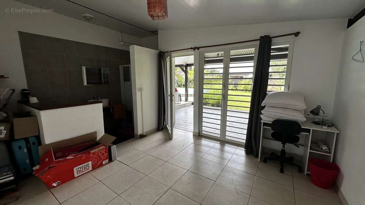 Maison à REMIRE-MONTJOLY