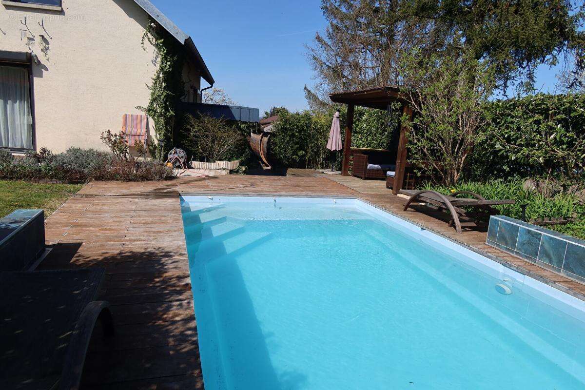 Maison à AUXON-DESSUS