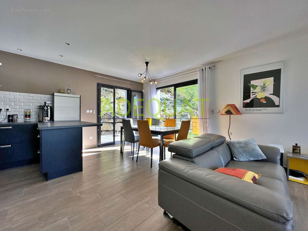 ISLE D'ABEAU EN EXCLU - VILLA T5 avec garage attenant et piscine - photo 7