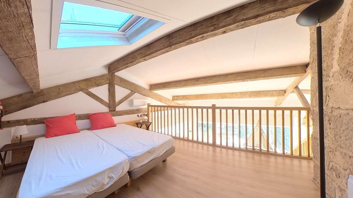 Appartement à ALIGNAN-DU-VENT