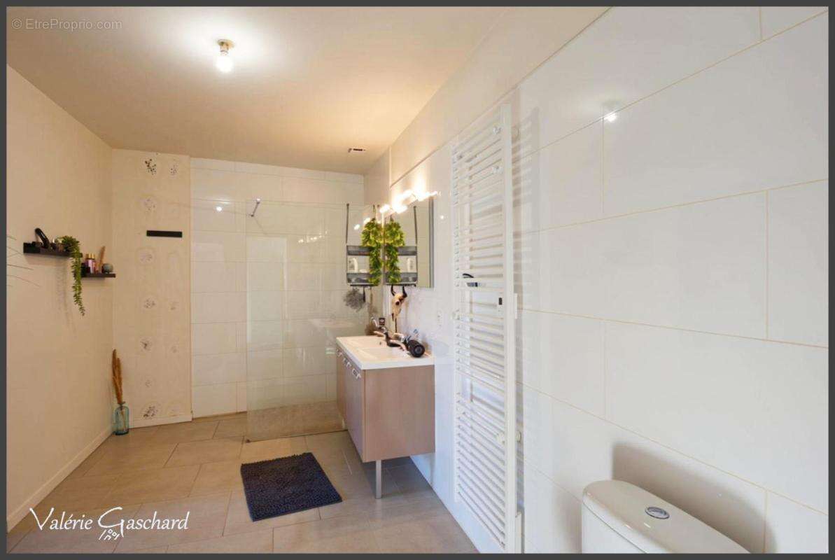 Immeuble à vendre Proche de COUTRAS (33) - photo 8