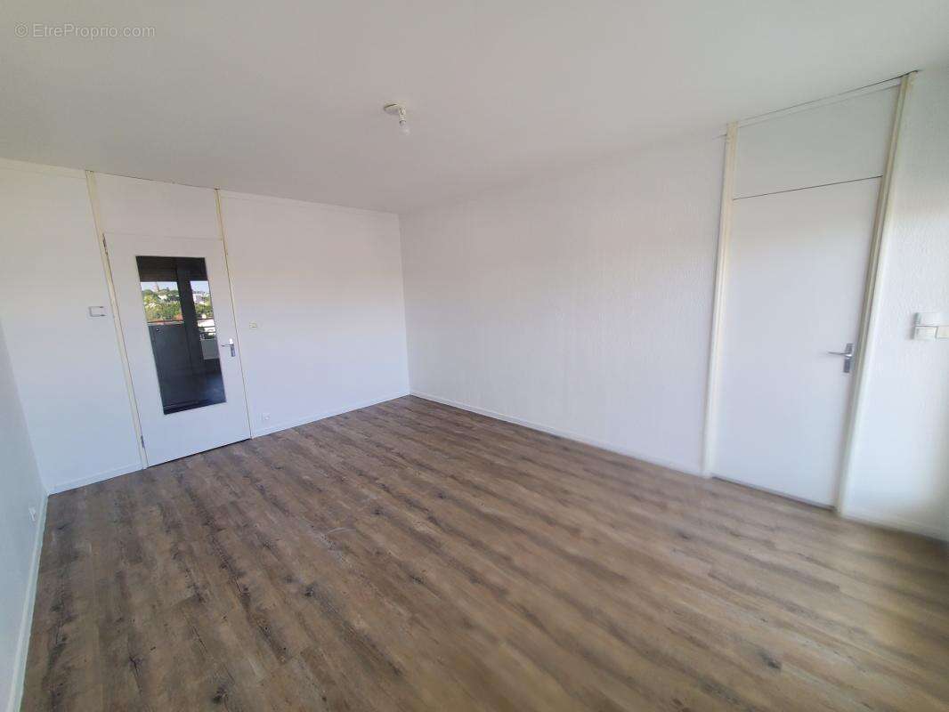 Grand appartement T3 avec balcon - photo 5