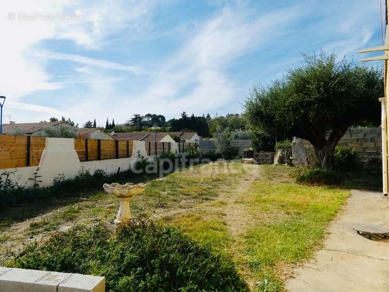 Maison de 93 m² climatisée avec piscine et dépendance de 50 m² sur la commune de SAINT GILLES (30) - photo 5