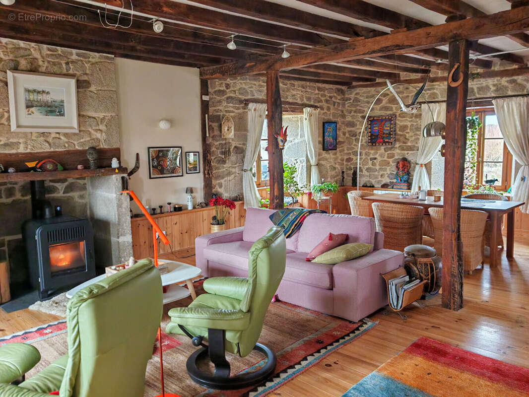 Maison à SAINT-JULIEN-LE-PELERIN