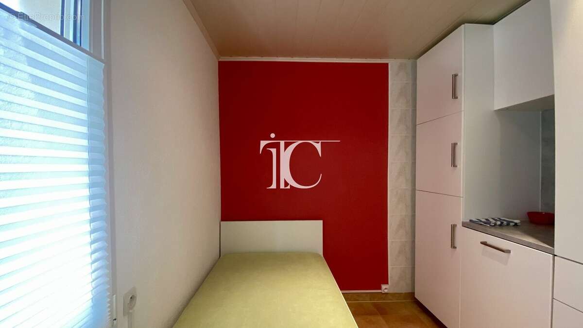 Saint ambroix, maison avec jardin arbore 2584m2, dependances, garage, piscine - photo 10
