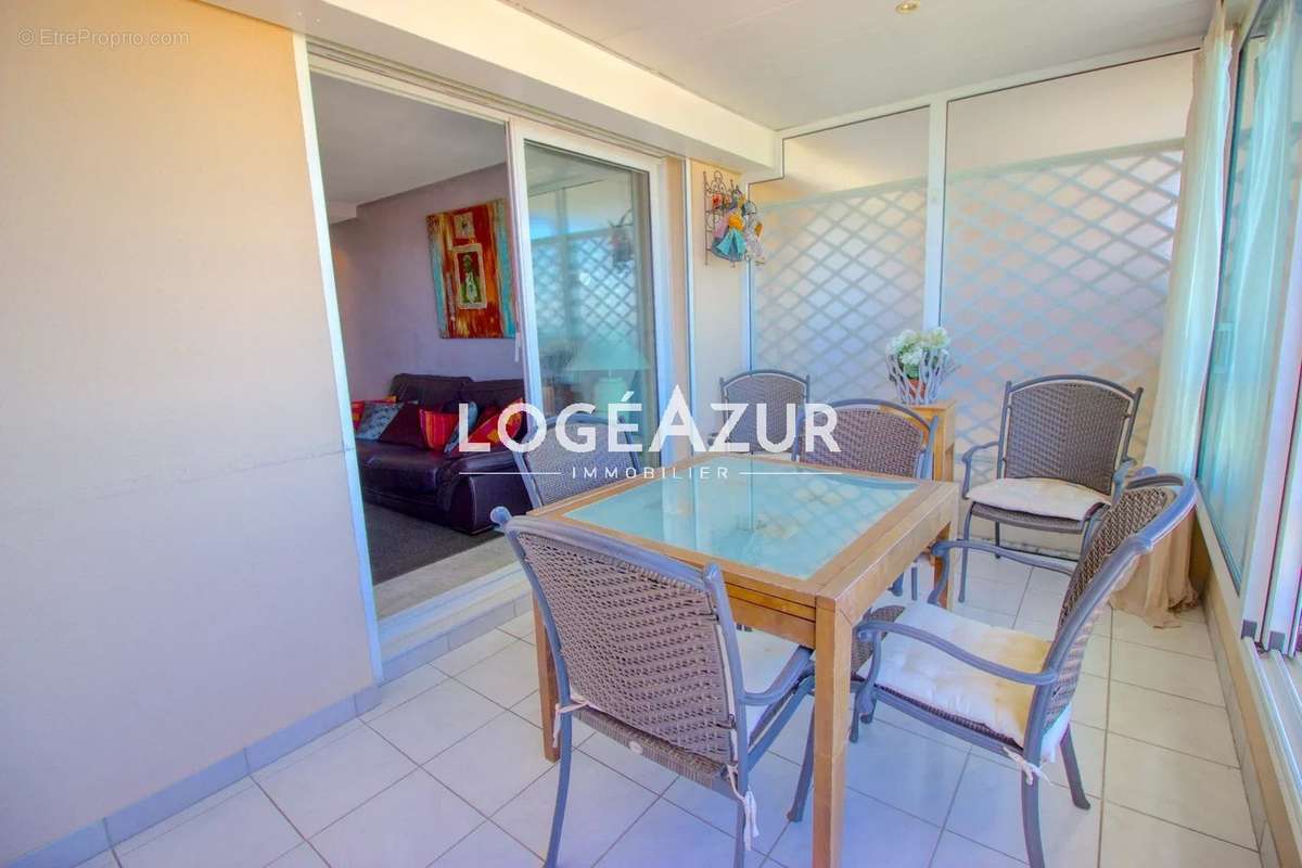 Appartement à VALLAURIS