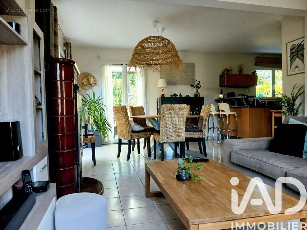 Maison 99 m² à Le Verger  - photo 8