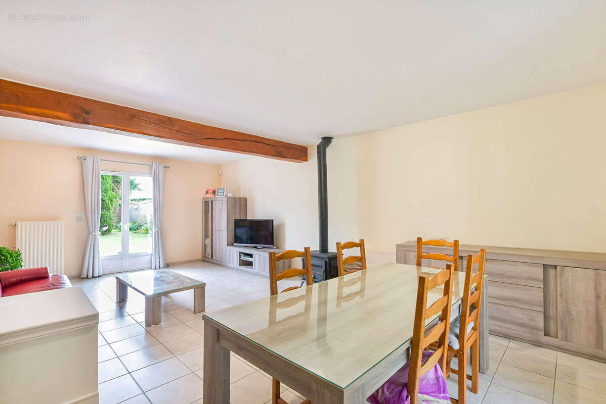 Maison à EVRY-GREGY-SUR-YERRE