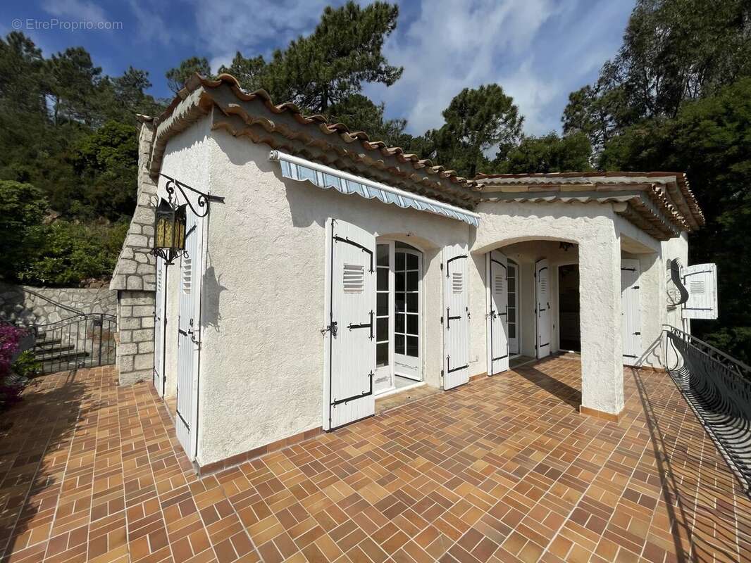 Maison à THEOULE-SUR-MER