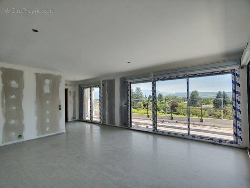 Appartement à VETRAZ-MONTHOUX