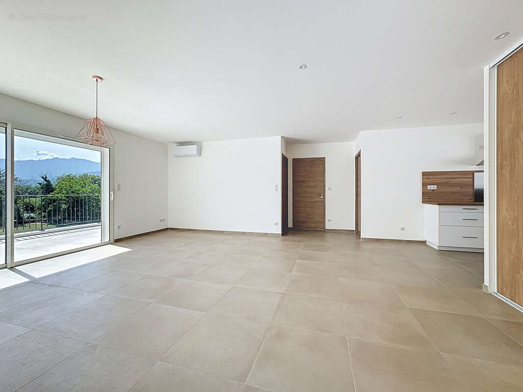 Appartement Neuf Grand T3 à Ghisonaccia - photo 7