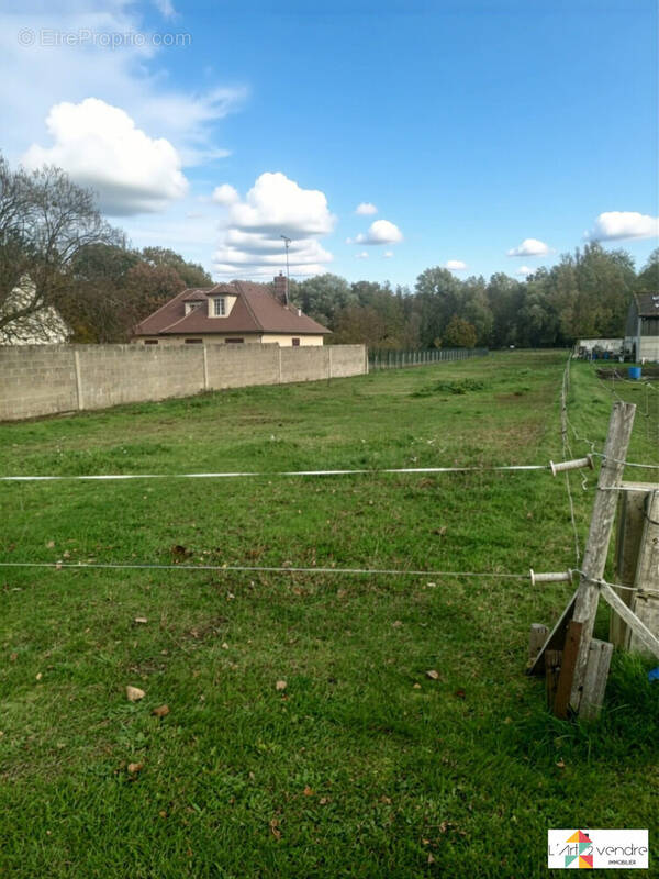 Terrain à SAINT-LEGER-AUX-BOIS