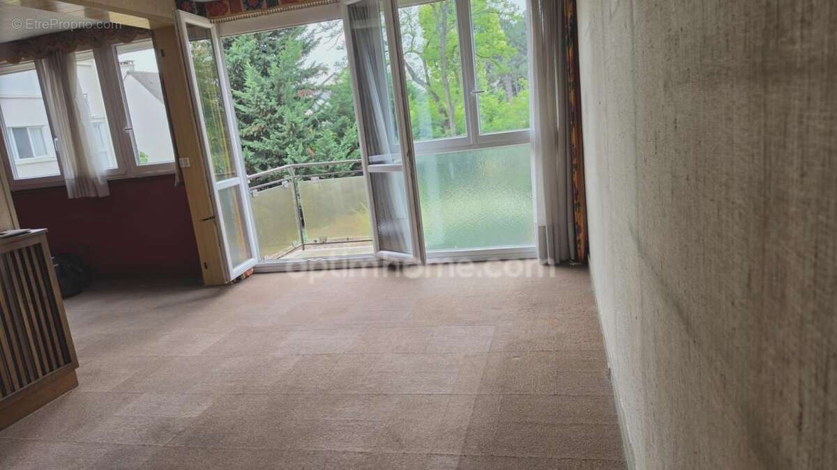 Appartement à vendre 4 pièces LE BOURGET (93) de 4 pièces / 2 chambres - 69 m2 - 223 000 € FAI - photo 2